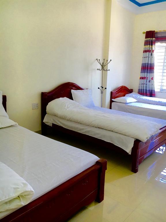 Huyen Tram Guesthouse Донг Ван Екстериор снимка